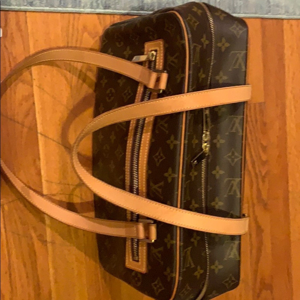 Louis Vuitton hand bag